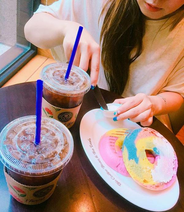 把彩虹吃落肚! 韓國Cafe 5大彩虹色系新品