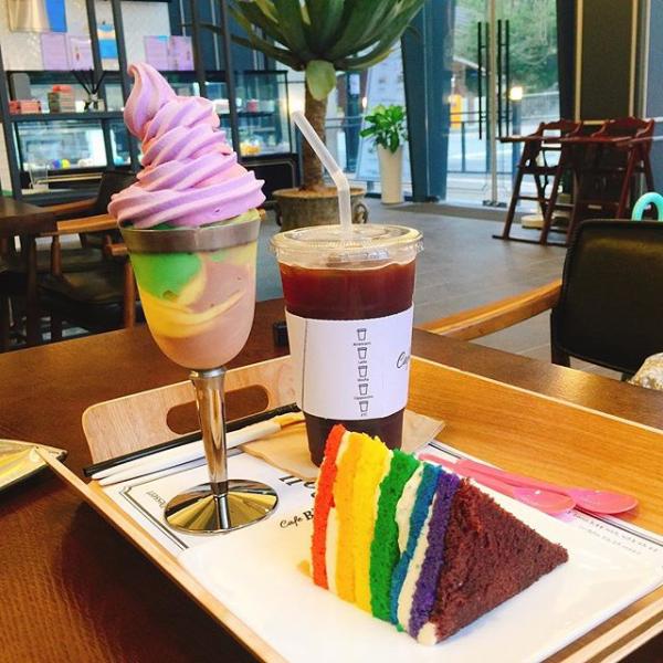 把彩虹吃落肚! 韓國Cafe 5大彩虹色系新品