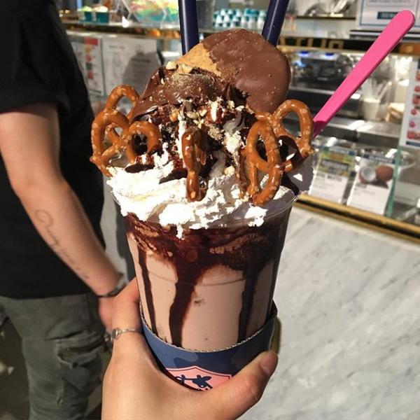 史上最邪惡甜品！ 韓國2款巨型魔鬼奶昔、shake shake刨冰