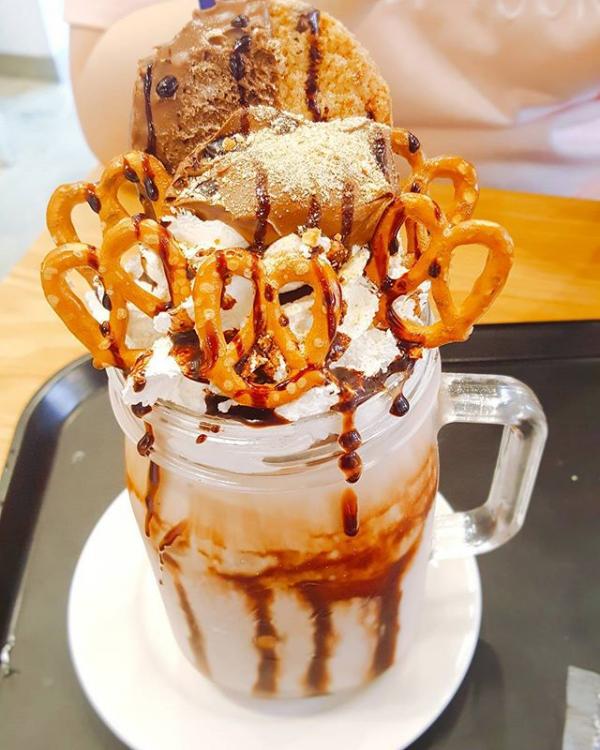 史上最邪惡甜品！ 韓國2款巨型魔鬼奶昔、shake shake刨冰