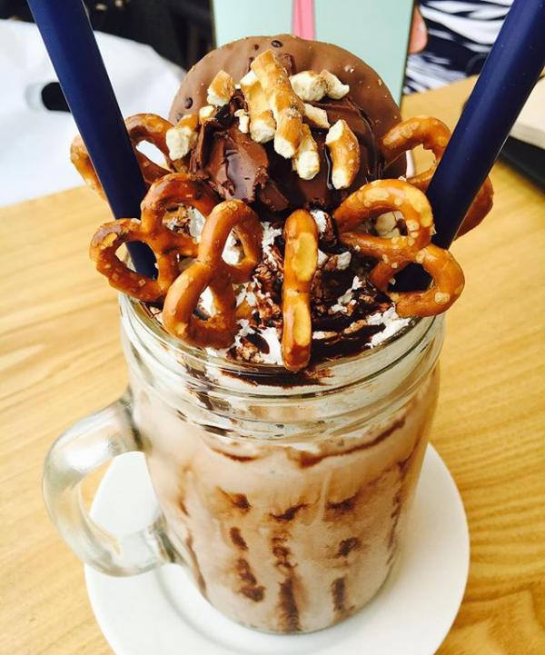 史上最邪惡甜品！ 韓國2款巨型魔鬼奶昔、shake shake刨冰