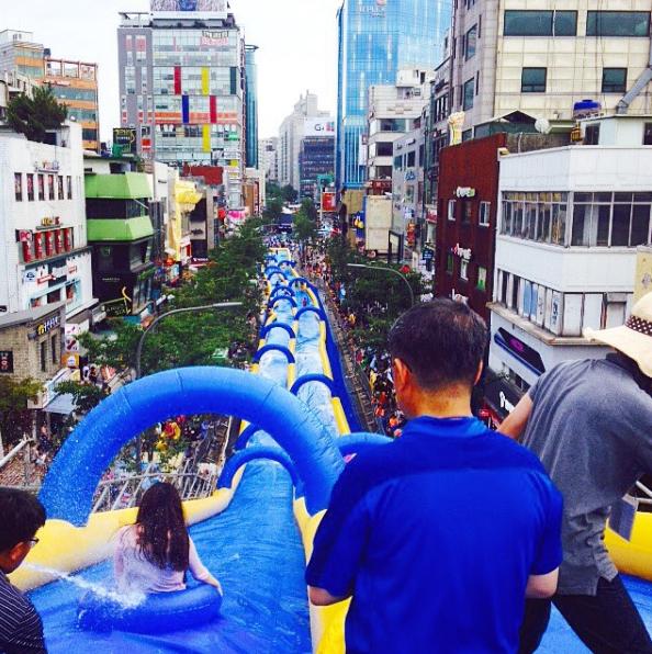 暑假遊韓必玩之選！ 180米特長滑水道慶典