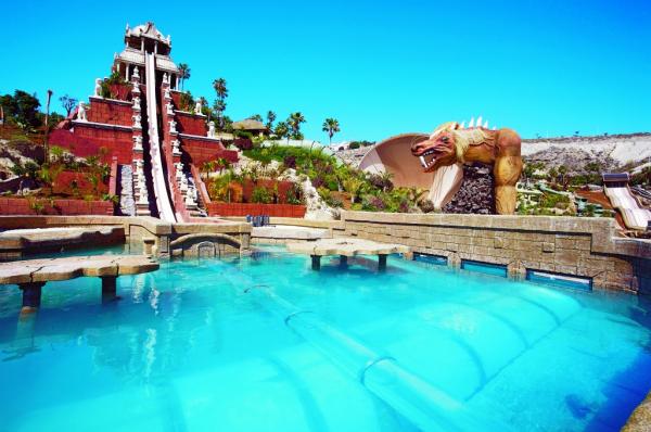 玩到不願走！ 世界10大最好玩水上樂園