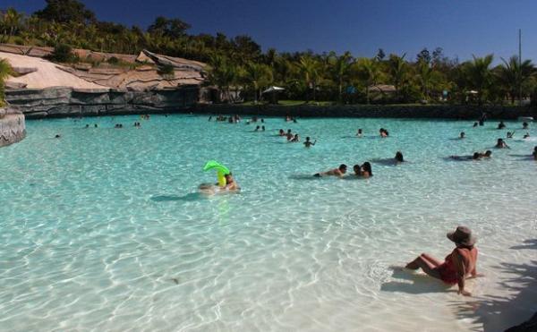 玩到不願走！ 世界10大最好玩水上樂園