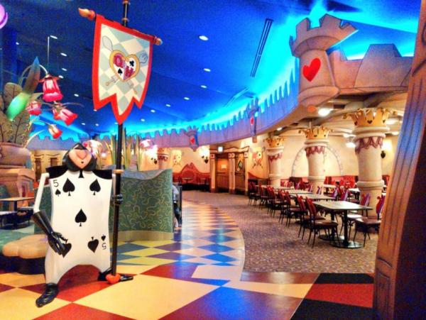 闖入愛麗絲世界！ 東京迪士尼超夢幻愛麗絲主題餐廳