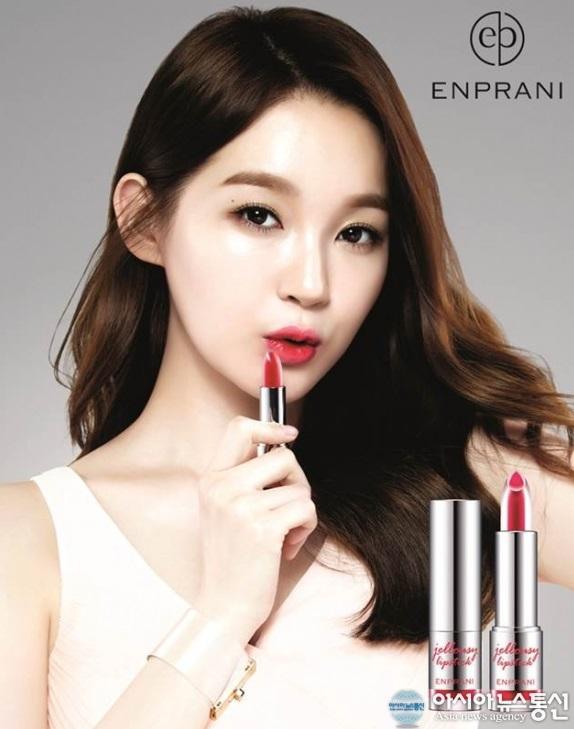 懶人恩物！3秒畫好咬唇妝 韓國水潤Jealousy Lipstick　