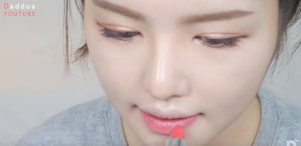 懶人恩物！3秒畫好咬唇妝 韓國水潤Jealousy Lipstick　