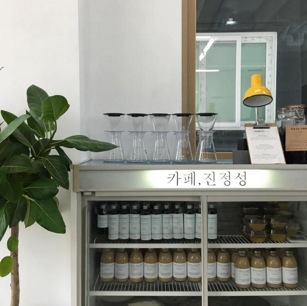 台灣奶茶文化已經傳到這裡？ 韓國質感玻璃樽裝「皇家奶茶」