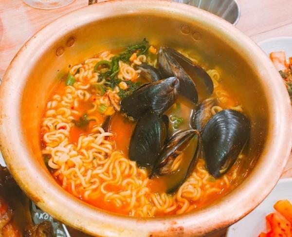 仲買「辛拉麵」已經Out喇！ 韓國人家中必備的7款公仔麵