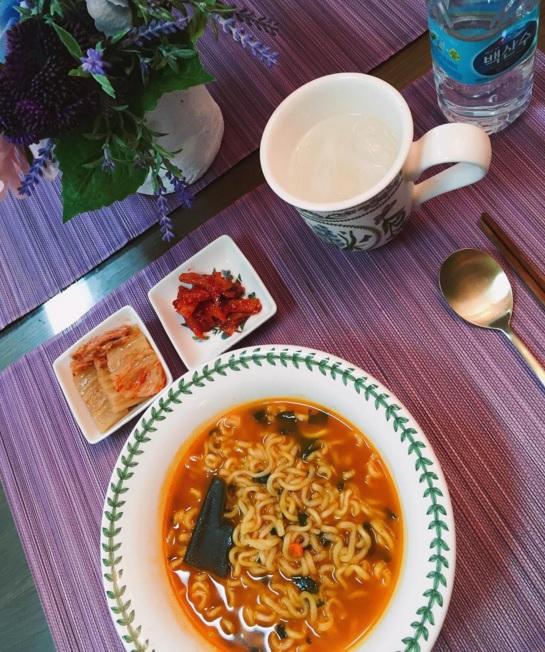 仲買「辛拉麵」已經Out喇！ 韓國人家中必備的7款公仔麵