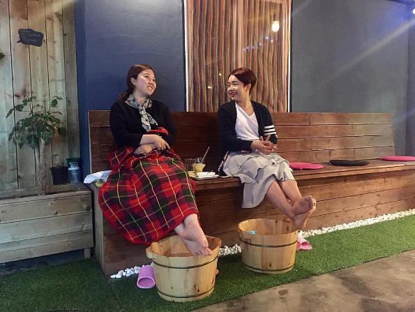 韓國夢幻足浴咖啡店 邊浸腳邊嘆消暑西瓜冰