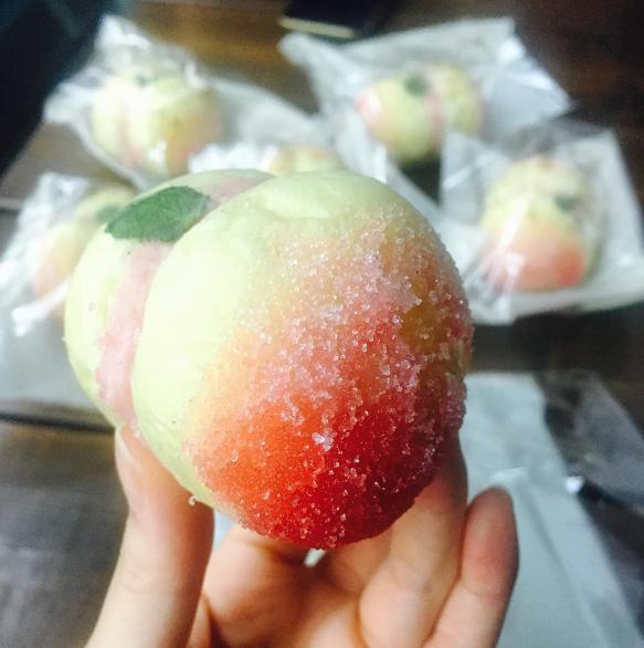 一口大小超過癮！ 韓國人氣仿真迷你水蜜桃包、水蜜桃批