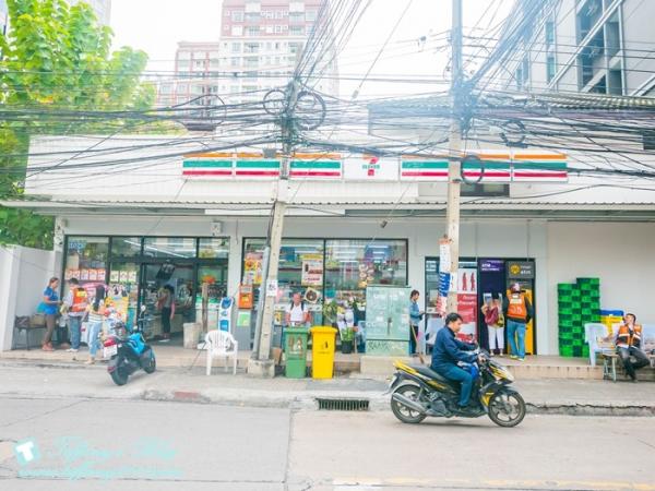 [曼谷‧自由行] 泰國7-11一定要買的10樣東西(必買商品) 零食、燕窩、熱壓吐司、薄荷棒&便宜又好買!!