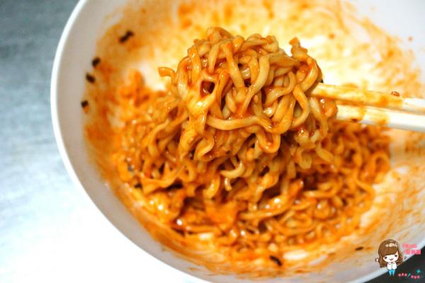 【韓國必買】2016冰品飲料泡麵篇 養樂多冰沙 小熊瓶 火雞辣拌麵 星巴克巧克力牛奶布丁