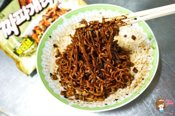 【韓國必買】2016冰品飲料泡麵篇 養樂多冰沙 小熊瓶 火雞辣拌麵 星巴克巧克力牛奶布丁