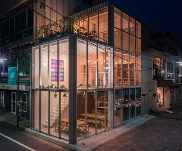 旅行也要吃健康家常菜！ 東京3層透明外牆小清新餐廳