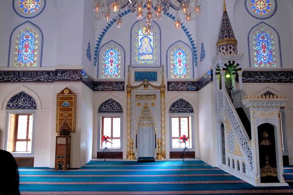 不去土耳其也看到！ 東京市區超美藍白清真寺