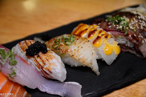 台中消夜美食推薦：蟹蟹鍋海鮮味噌湯底、 用料新鮮 鮨匠手作壽司
