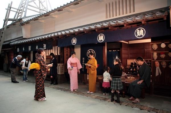 就體驗到！ 穿著簡單和服或浴衣逛古色古香的大阪街道
