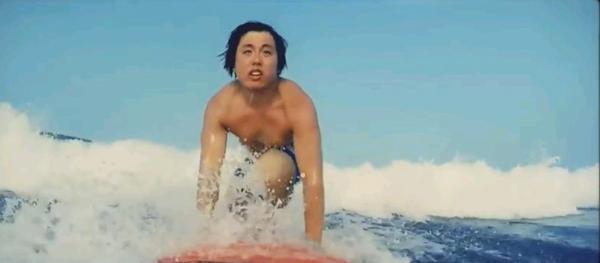 肥仔變身沙灘小子 推廣宮崎縣旅遊