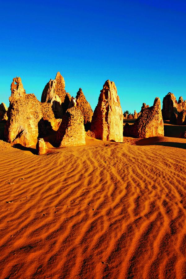 西澳珀斯附近的Pinnacles尖石陣，感受大自然鬼斧神功。