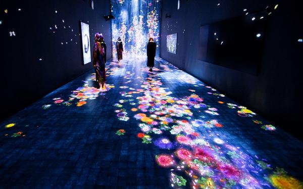 teamLab 大玩超互動瀑布裝置！ 