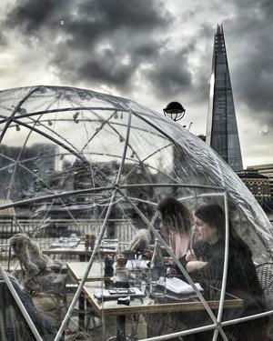 玻璃球天幕餐廳 睇盡倫敦夜景 