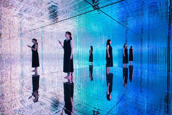首爾最新情侶熱點 teamLab 開 1,700 呎電子藝術展