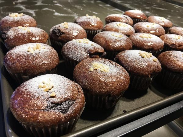 【#特派員直擊】台中伴手禮新寵 50 蚊盒人龍牛角包