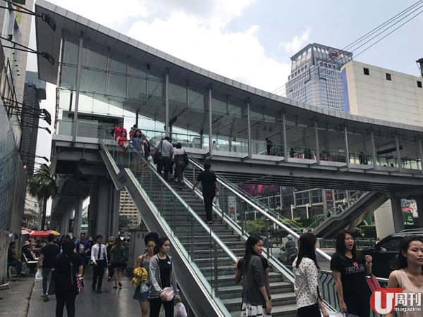 曼谷 BIG C 新天橋開放！ 記者教路 12 分鐘去到 BTS 站