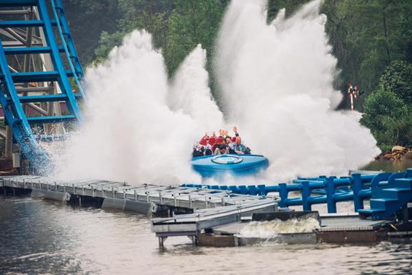 70 秒極速到地！ 比利時 100 km/h 水陸飛車