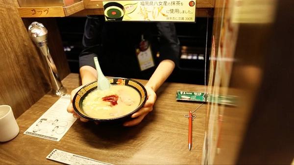 日本網民票選 2017 最好味拉麵 一蘭只排第五？
