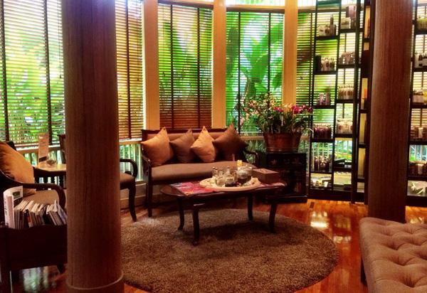 Divana 是一間酒店式的 SPA 中心，在曼谷有 5 間分店，是曼谷著名的 SPA 品牌，旅行指南《Lonely Planet》還曾將 Divana Massage&SPA 評為「曼谷十大最佳 S