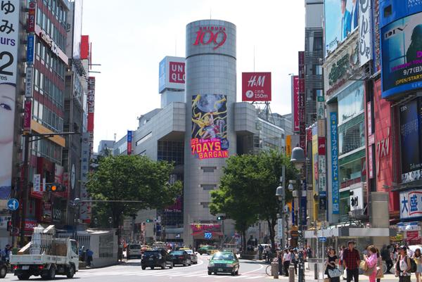 澀谷 109 可說是東京最有代表性的流行文化商場，名字同時說明營業時間由 10am 至 9pm。（相：Gooブログ）