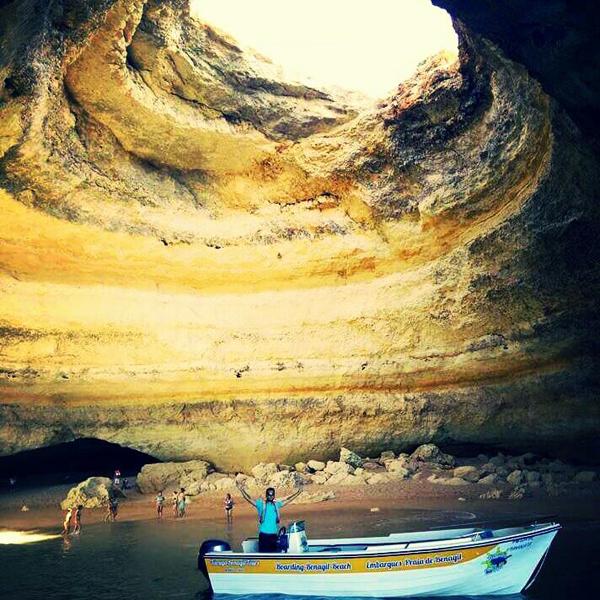 葡萄牙消暑絕景 水路登陸世上最美岩洞沙灘