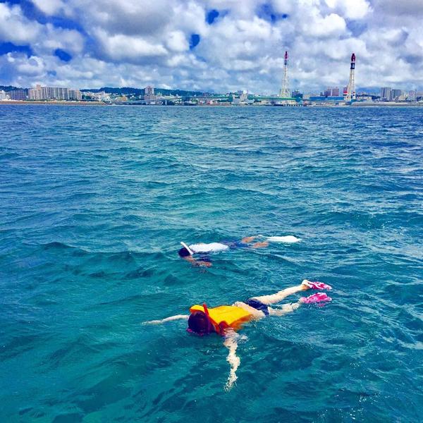 沖繩有大量水上活動，愛好戶外活動人士，玩足成個星期都唔會厭。（royalmarine.okinawa@IG）