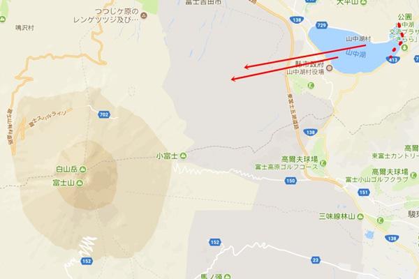 但其實網路上說，最佳觀賞逆富士和富士山的地點，是在離富士山最近的「山中湖町」！這邊拍攝的富士山，也是像上圖藍色字樣的「獨立、未被遮蔽的那種富士山」。