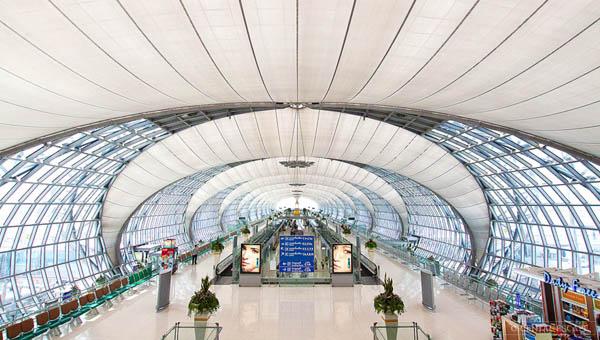 除了曼谷蘇凡納布米國際機場，泰國當局正考慮於曼谷舊機場  廊曼機場（Don Mueang）、芭提雅的烏達堡國際機場（U-Tapao International Airport）及布吉國際機場（Phu