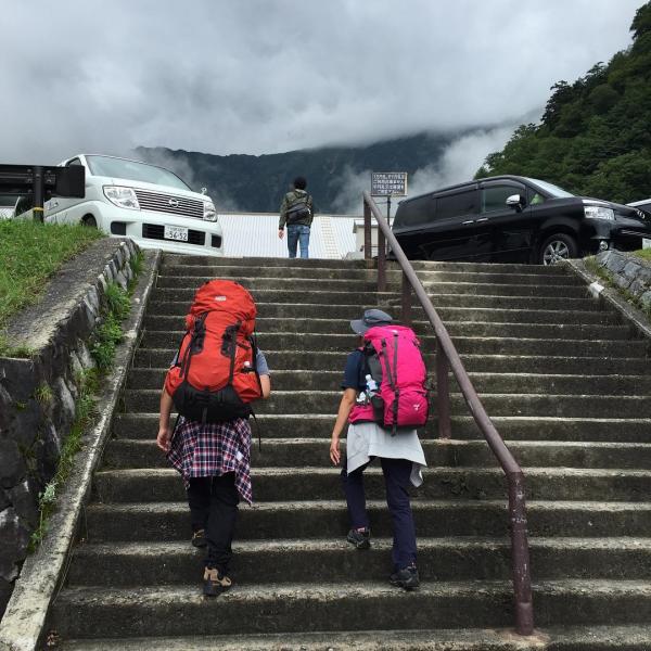 日本國內遊客，不少是孭着背囊登山，但外國遊客除非原路折返，否則還是宜利用行李托運服務。（相：kinoouchi@IG）