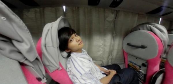 日本 超真實 VR 巴士 偶像車上浪漫告白