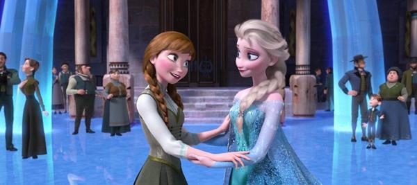 有別於迪士尼童話式的王子公主故事，《冰雪奇缘》以 Elsa 和 Anna 的姊妹情為主軸，看着兩姊妹從爭吵不斷到冰釋前嫌，大家也被她們的姊妹情深所打動。