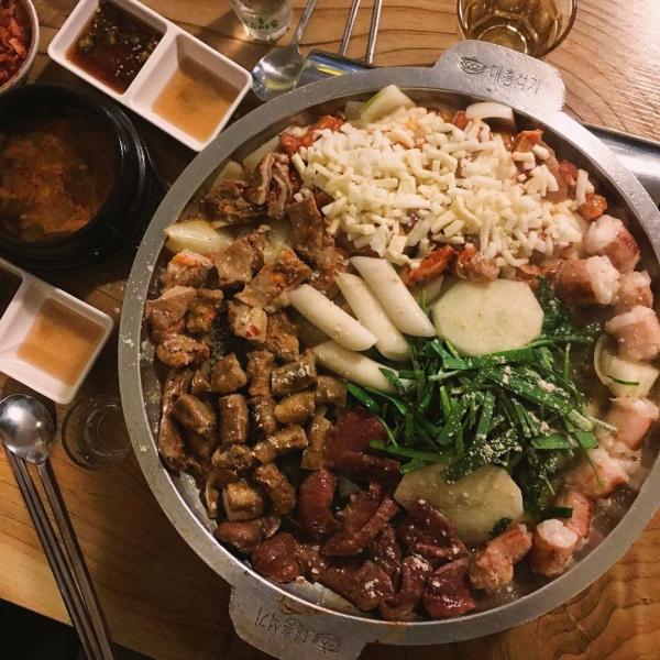 平時喺香港唔敢食內臟嘅你，來到韓國不妨一試！呢間烤腸店，有牛的大、小、腸尾等選擇。(圖: ghconniewoo@instagram)