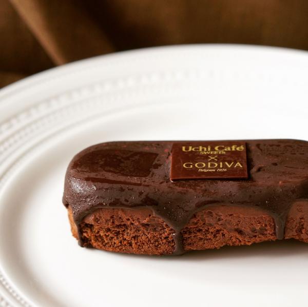 「Gateau Chocolat」一層係朱古力海綿蛋糕，中間係朱古力慕斯，上面塗滿朱古力醬，一啖食到多重滋味！
