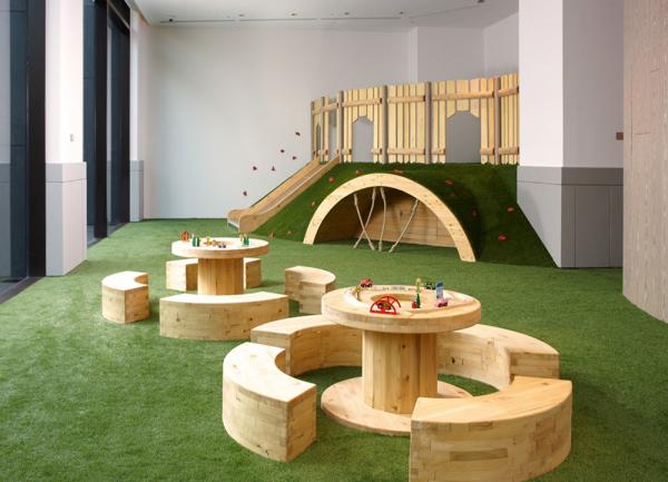 酒店亦設有「樂未央」兒童休憩區，運用綠色草皮將室內與戶外連結，注入大自然迷人氣息的遊樂草園。