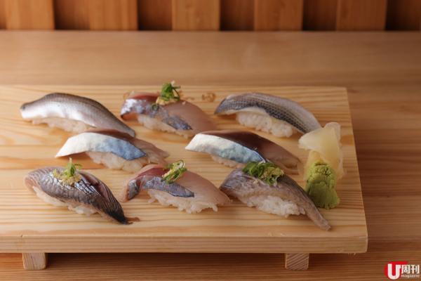 連皮魚、光身魚如鯖魚、油甘魚、秋刀魚、海膽、海鰻等，脂肪略多，每件大約 55 至 60Kcal，屬中卡。