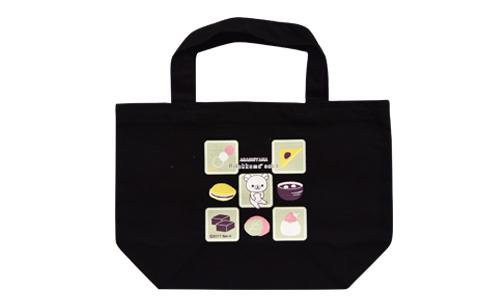 和菓子 tote bag，黑白兩色，大 2,700 日圓（約 185 港元），小 1,620 日圓（約 111 港元）。