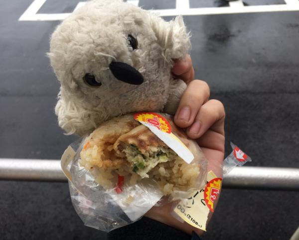 (KaoruKanade @twitter) 日本便利店最新美食 餃子飯糰!