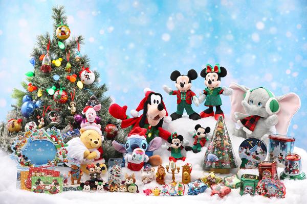 過百款 聖誕 特色商品任你揀，當中有迷你 Tsum Tsum 倒數聖誕日曆、迪士尼小熊 Duffy 與好友冬日系列掛飾等。