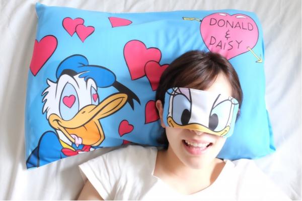 唐老鴨&Daisy 枕頭套連眼罩，售價：4,990日圓