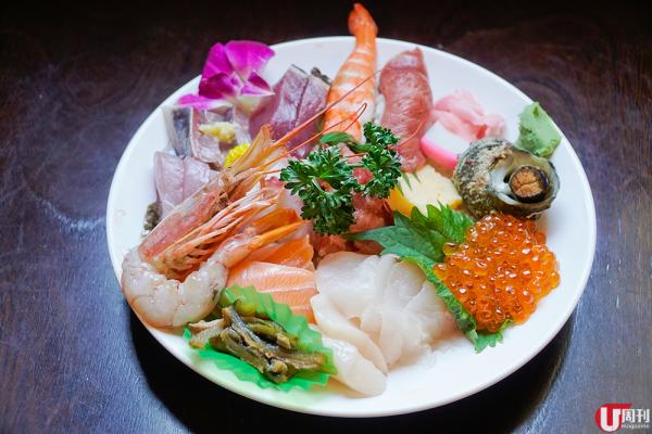 海鮮丼 1,050 日圓（約 74 港元），老闆每日按取貨而決定海鮮內容，最少 20 款。